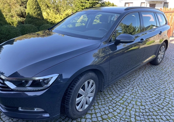 Volkswagen Passat cena 64900 przebieg: 209000, rok produkcji 2017 z Lubin małe 29